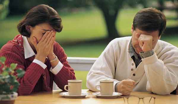 عقده ی مادر مقدس